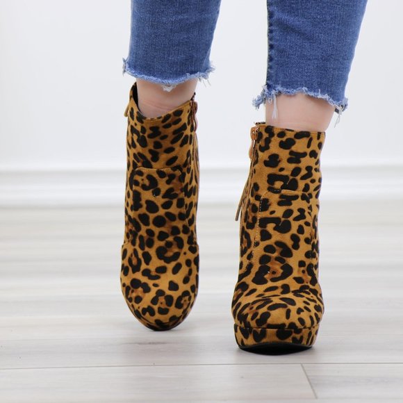 Leopard Back Lace Suede Heeled Ankle platform Boot - Picture 9 of 12